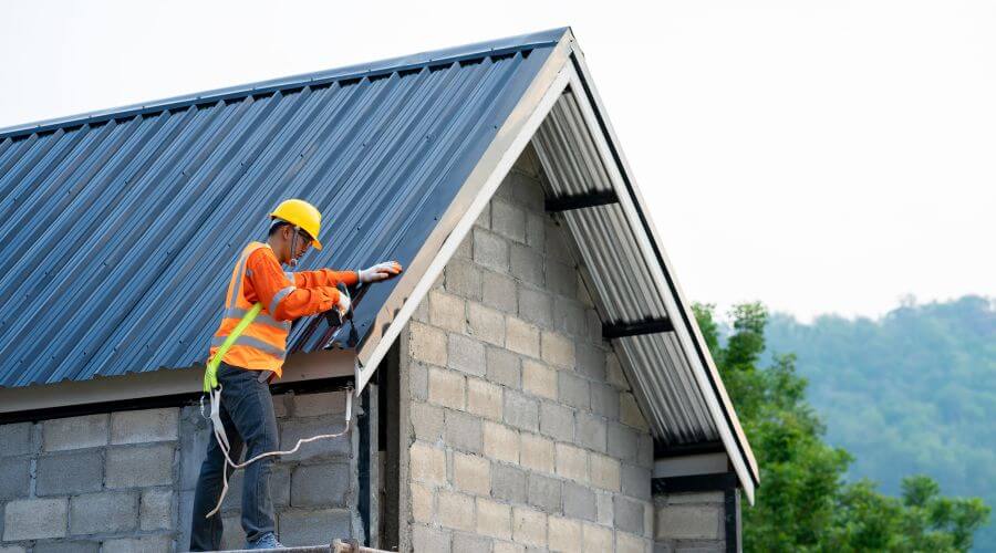 Professional Flat Roofing Installation in De Valls Bluff, AR